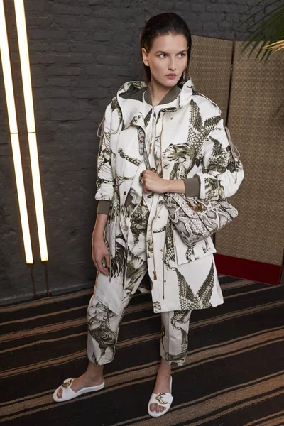 Look 6